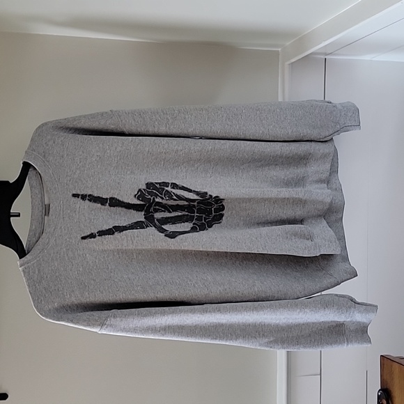 Skeleton peace sign sweatshirt - Picture 1 of 4